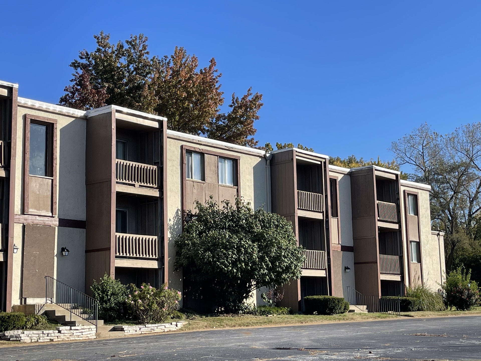 Park Pointe Apartments exterior in St. Louis, MO
