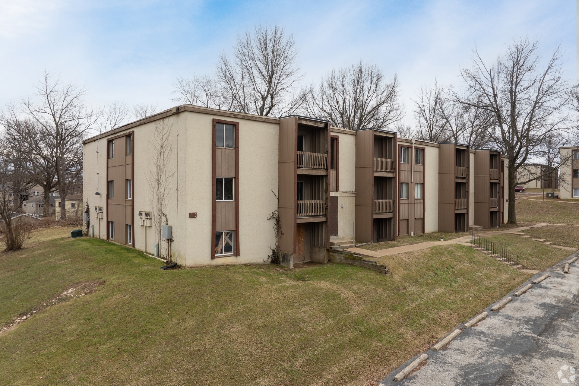 Park Pointe Apartments exterior in St. Louis, MO