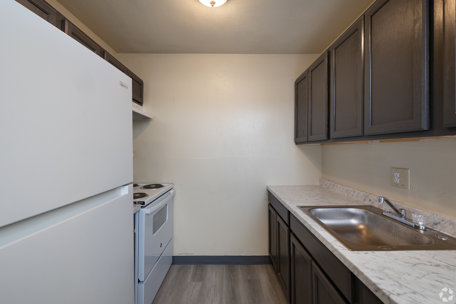 Park Pointe Apartments kitchen in St. Louis, MO