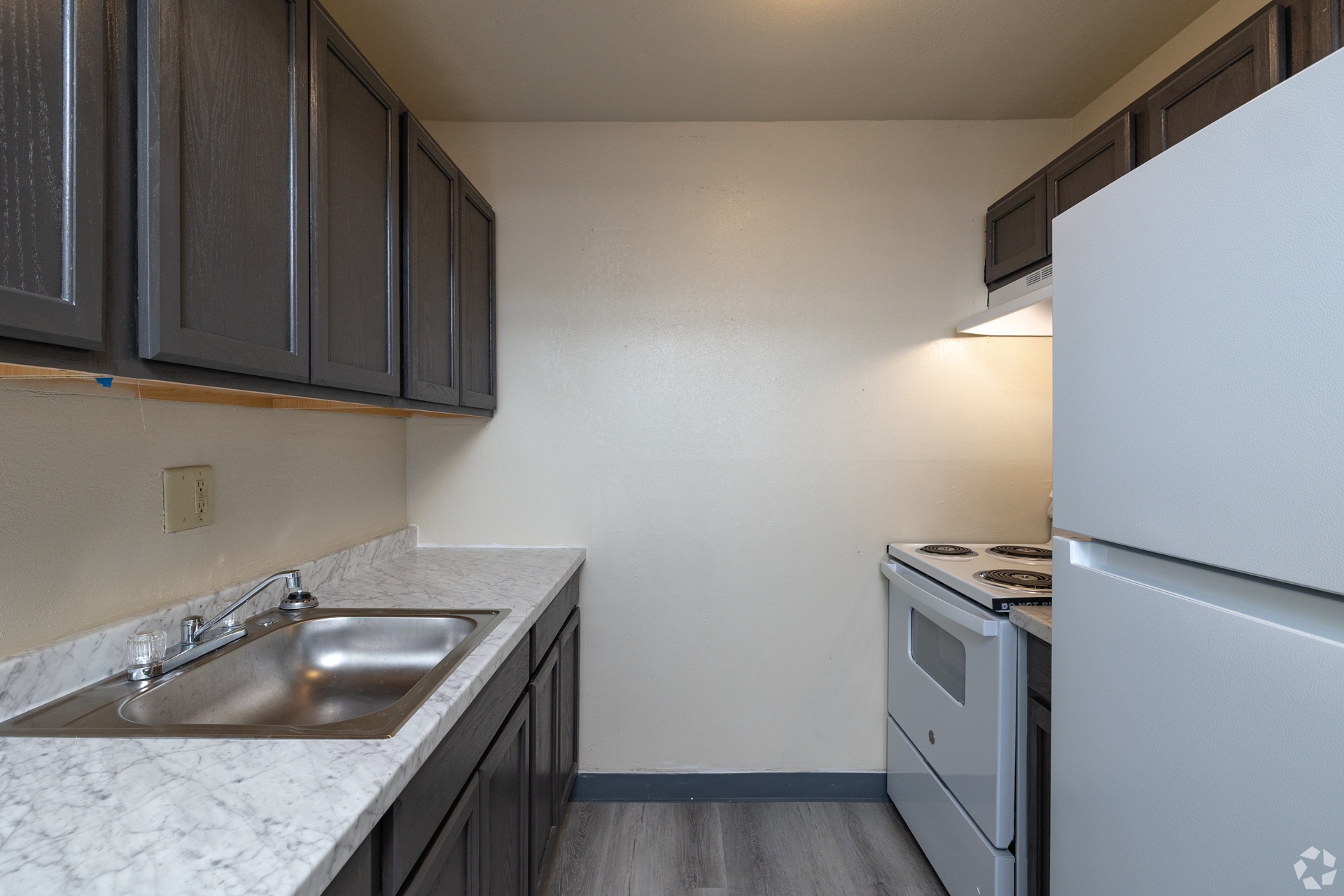 Park Pointe Apartments kitchen in St. Louis, MO